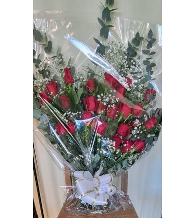 ELEGANTE RAMO DE ROSAS PARA FUNERAL ELEGANTE RAMO DE ROSAS PARA FUNERAL