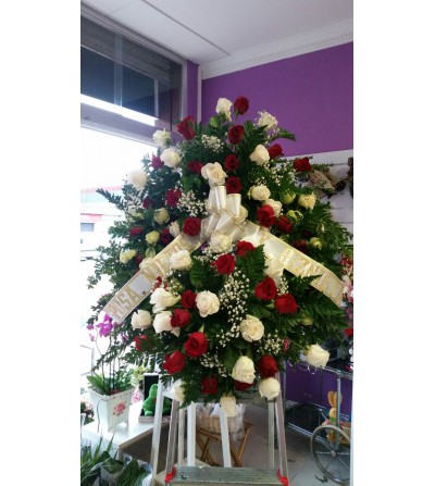 CORONA GRANDE DE ROSAS CORONA GRANDE DE ROSAS