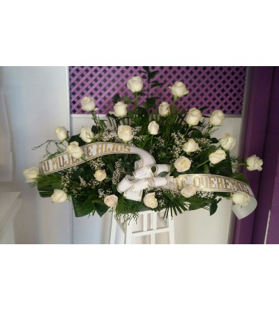 ELEGANTE CENTRO DE ROSAS BLANCAS ELEGANTE CENTRO DE ROSAS BLANCAS